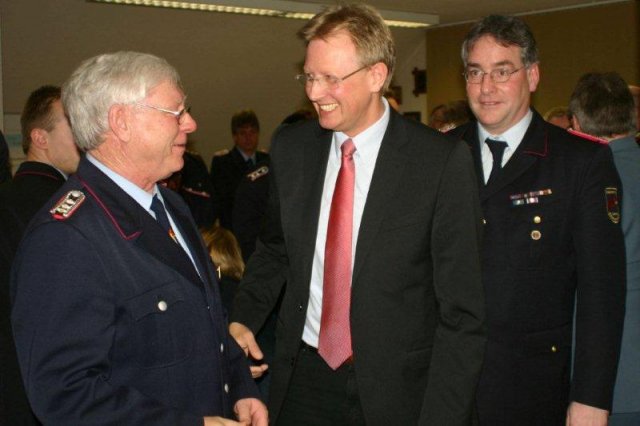 2012-02-11 -17- JHV FF BLtbg Ehrung K.H. Kemmling (3)